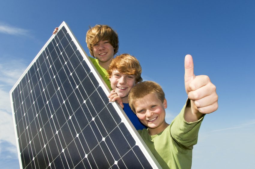 How does a self-consumption photovoltaic solar kit work?
